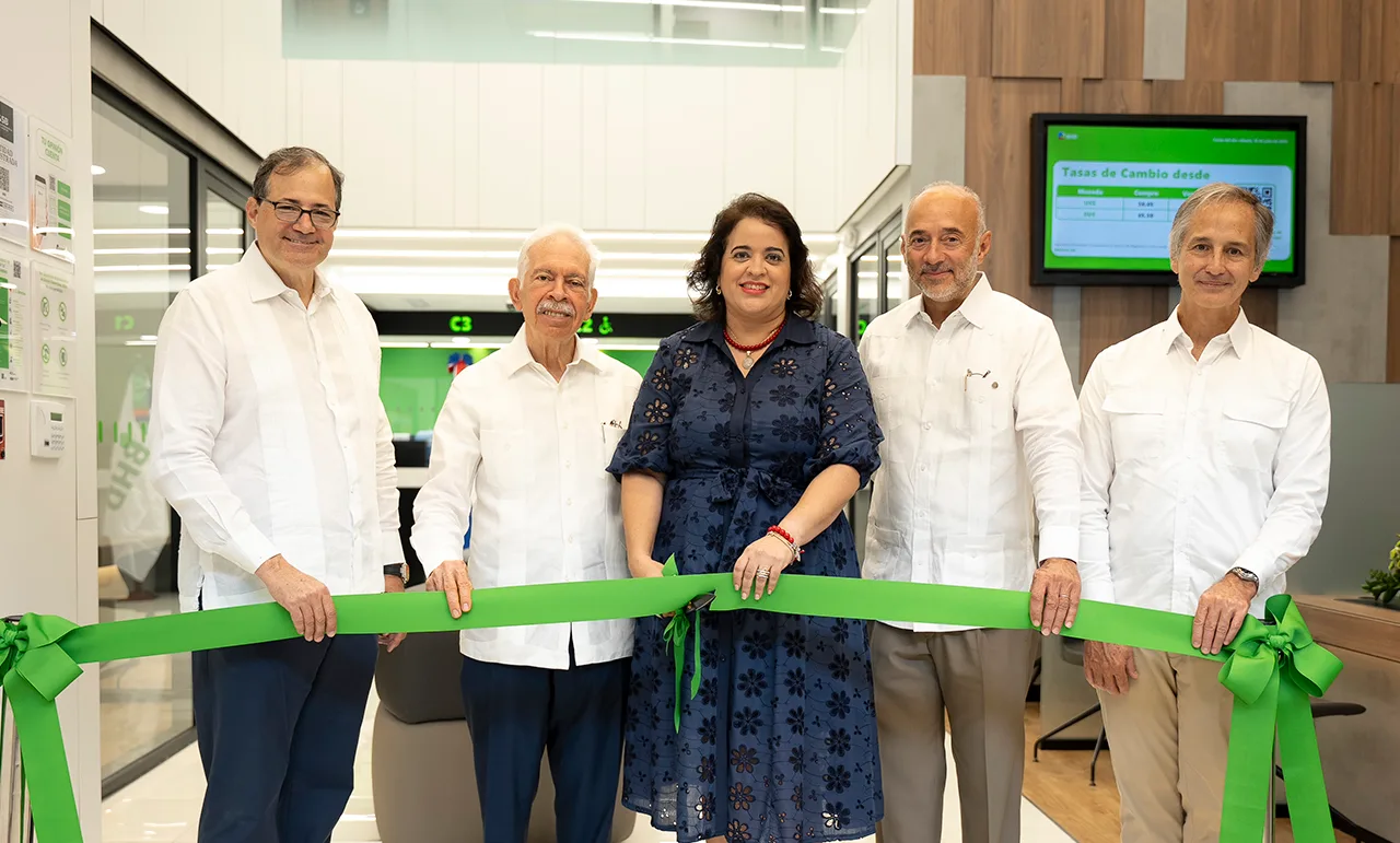 Banco BHD abre nueva sucursal en BlueMall Punta Cana para atender a clientes personales y empresariales