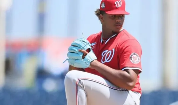 Jarlin Susana brilla en su regreso: dos entradas en blanco y velocidad de 103 mph