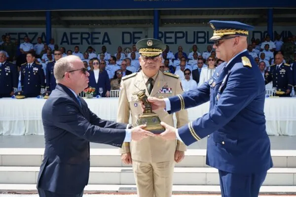 Enmanuel Souffront Tamayo asume como nuevo comandante general de la FARD