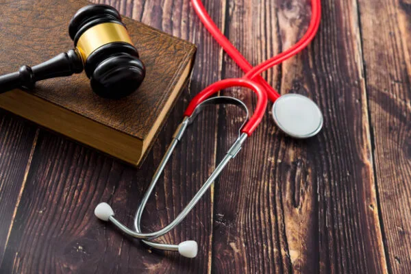 Modificaciones al Código Penal aclaran responsabilidad penal de médicos en República Dominicana