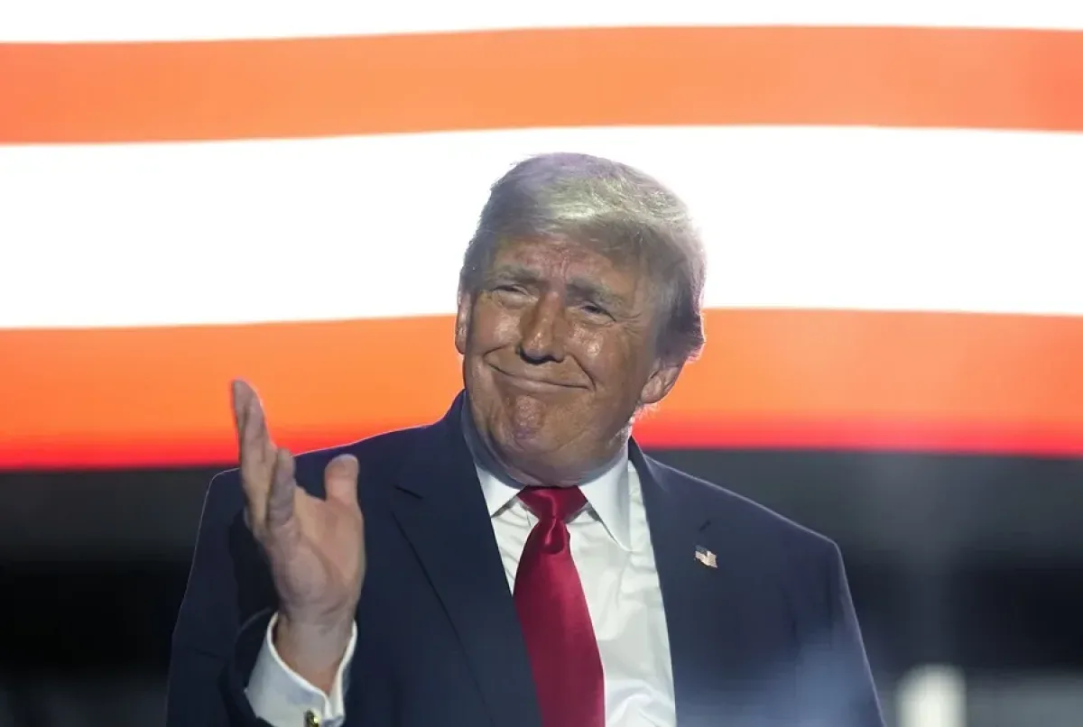 Trump promete cheques de 5.000 dólares si republicanos ganan elecciones de medio término