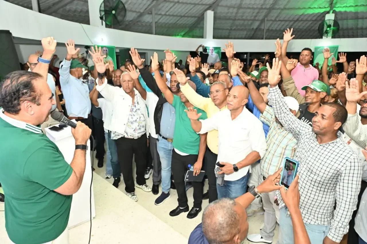 Víctor Pavón critica gestión de Betty Gerónimo en Santo Domingo Norte