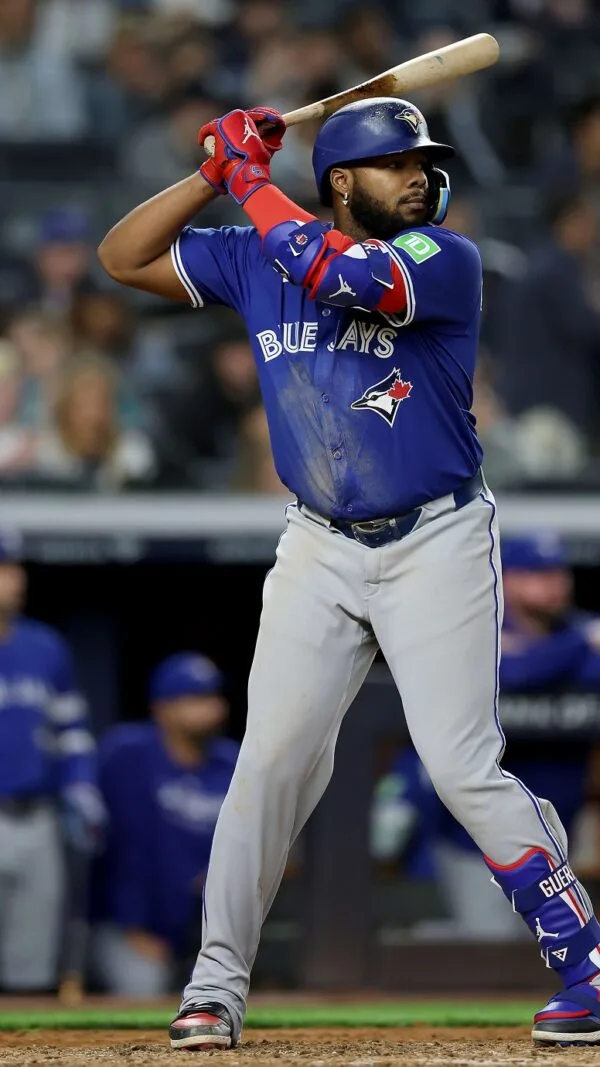 Vladimir Guerrero Jr. sigue sin conectar jonrón en casa pese al apoyo de los Blue Jays