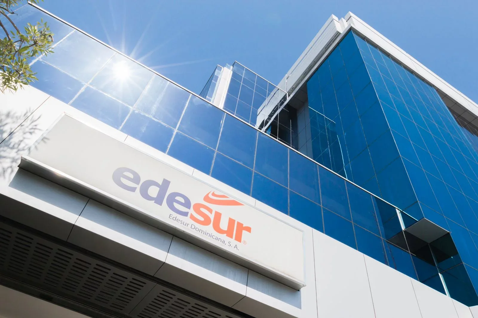 Edesur lanza programa de modernización eléctrica en San José de Ocoa con inversión de RD$70.3 millones