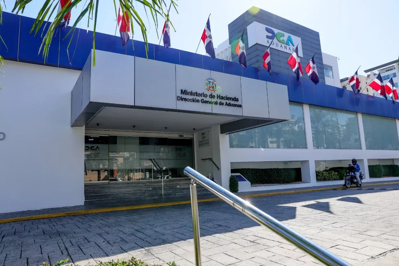 Aduanas decomisa 4.5 millones de cigarrillos y 961 televisores por valor superior a RD$42 millones