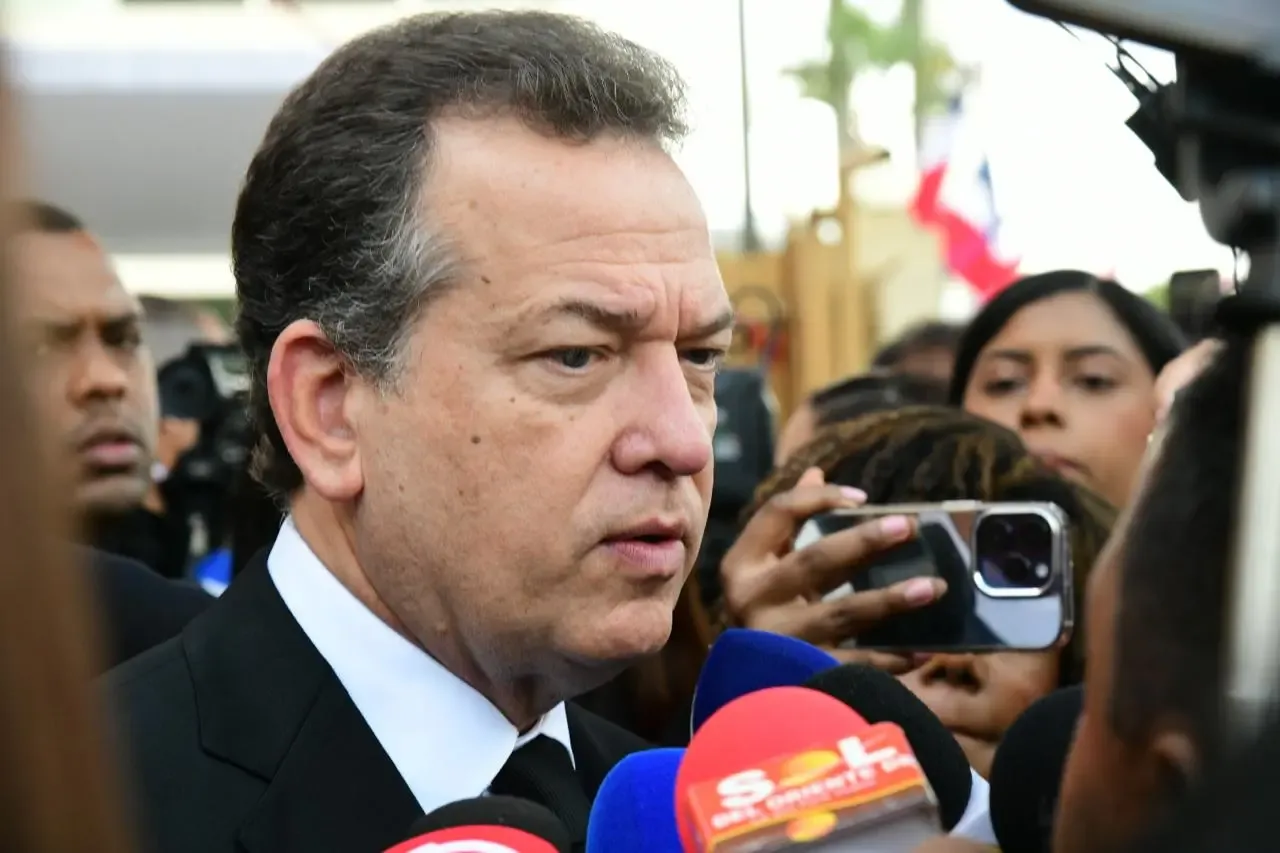 Ministro Ito Bisonó afirma que ONU no ha determinado origen de municiones dominicanas halladas en Haití