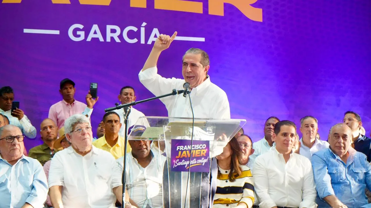 Francisco Javier García participa en almuerzo con Grupo Corripio para discutir renovación del PLD