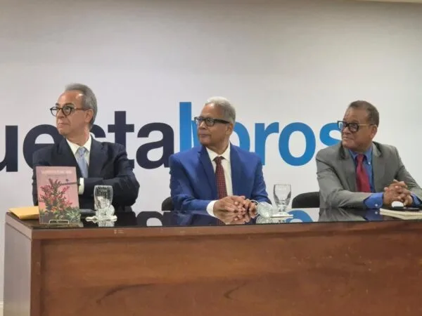 Plinio Chahín presenta dos nuevos libros sobre crítica y literatura dominicana