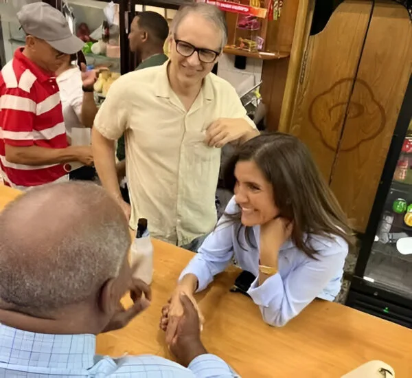 Leah Campos redefine la diplomacia estadounidense en República Dominicana con acercamiento popular