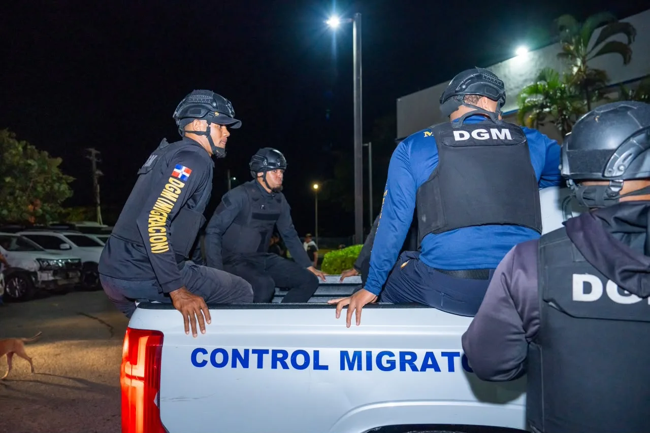 Migración procesa más de 1.000 extranjeros indocumentados al día en 2026
