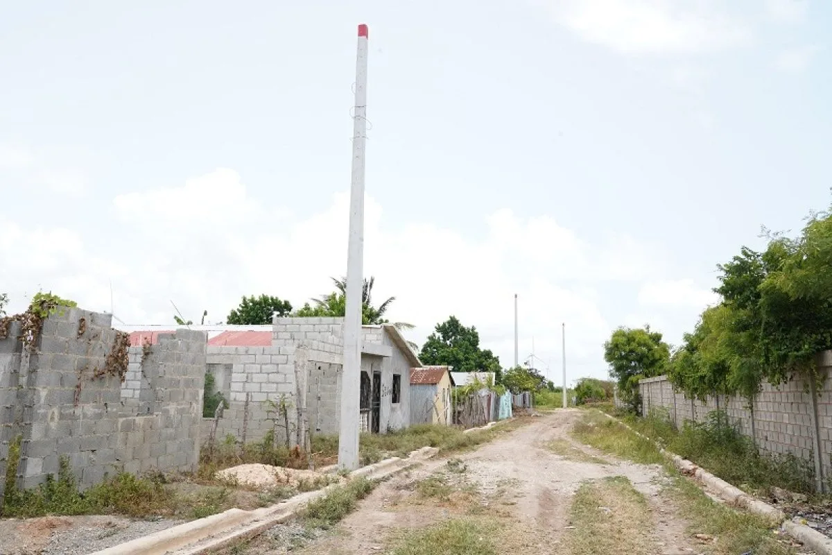 Edesur moderniza redes eléctricas en Pedernales con inversión de RD$190.2 millones