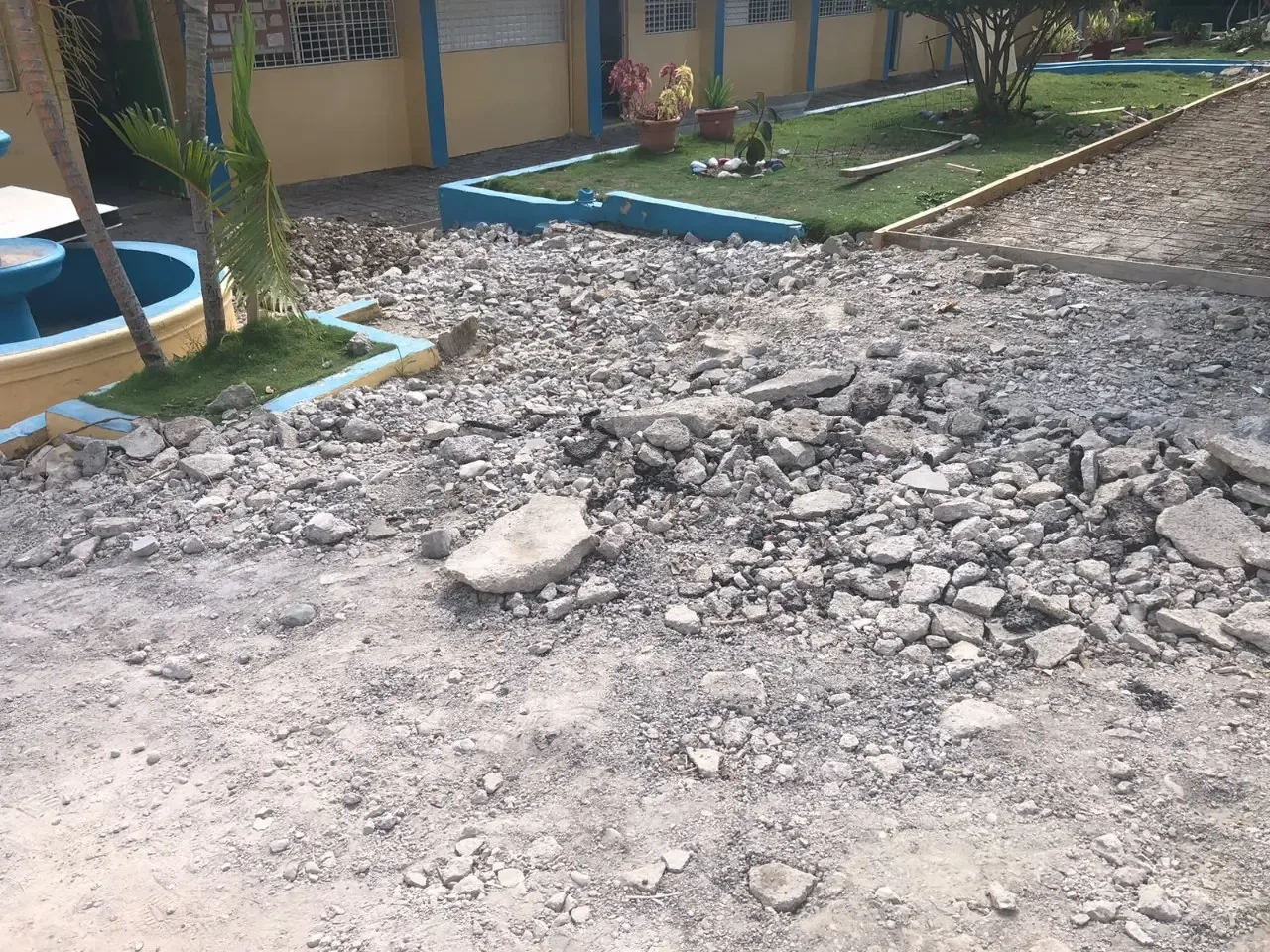 Padres de Río Grande exigen acelerar obras en escuela Apolinar Peña