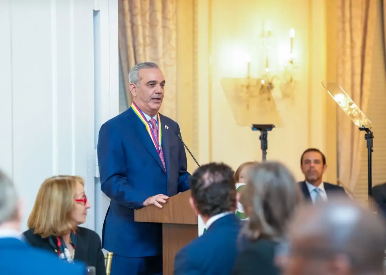 Luis Abinader destaca su legado democrático al blindar la Constitución contra la reelección indefinida