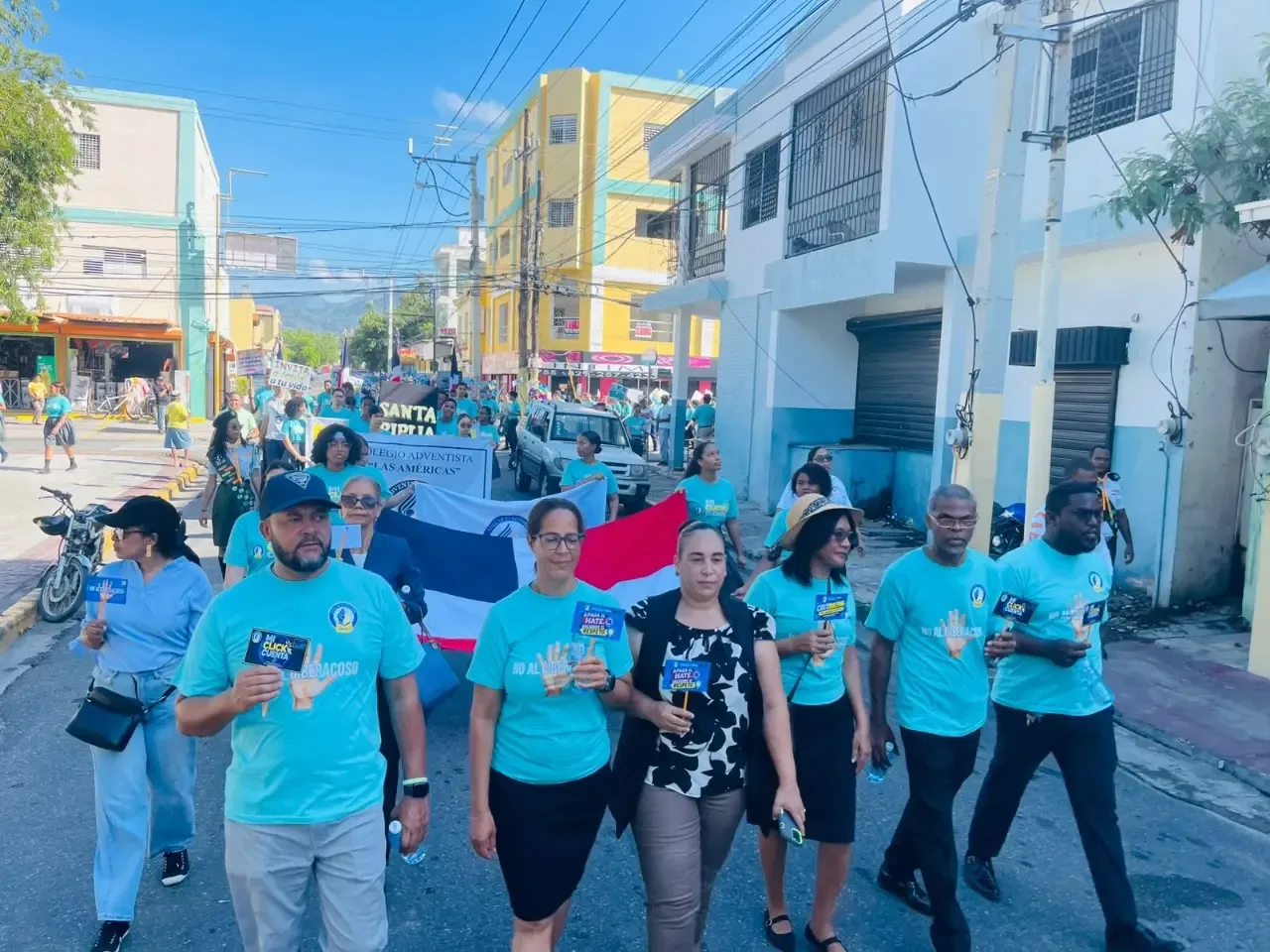Educación Adventista lidera marcha contra el ciberacoso en Azua