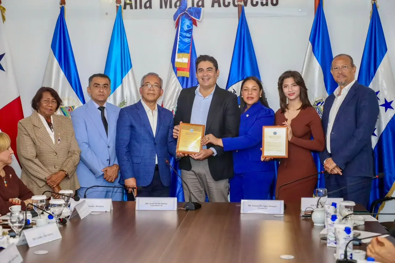 PARLACEN premia a escritores dominicanos en VI Concurso Rubén Darío 2026
