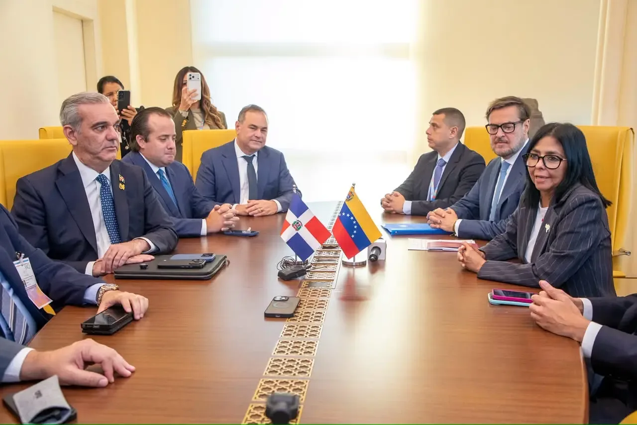 Abinader y Rodríguez abordan cooperación energética, consular y turismo en Roma