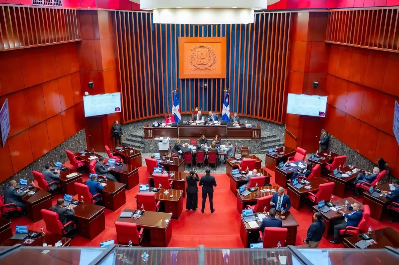 Senado aprueba múltiples leyes y resoluciones en segunda lectura