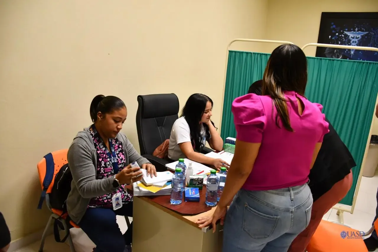 UASD y Liga Dominicana contra el Cáncer brindan atención médica gratuita en Barahona