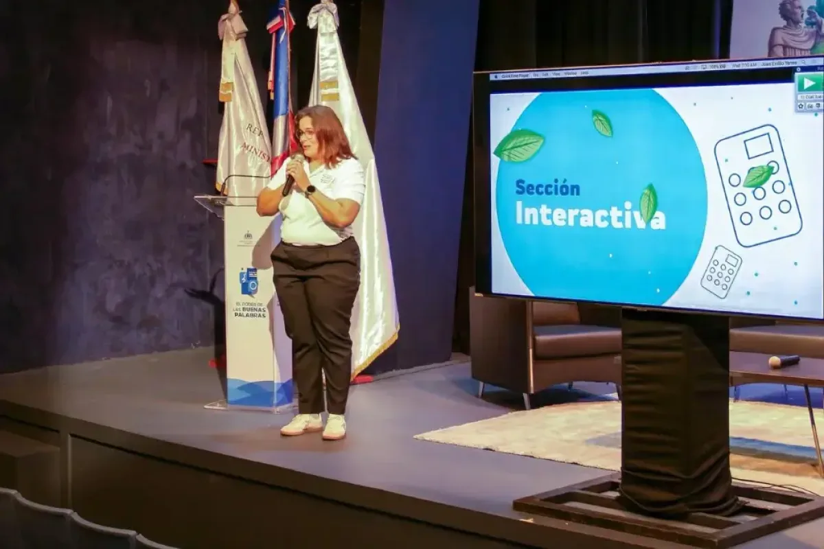Experiencia inmersiva en Feria del Libro enseña ahorro energético a estudiantes