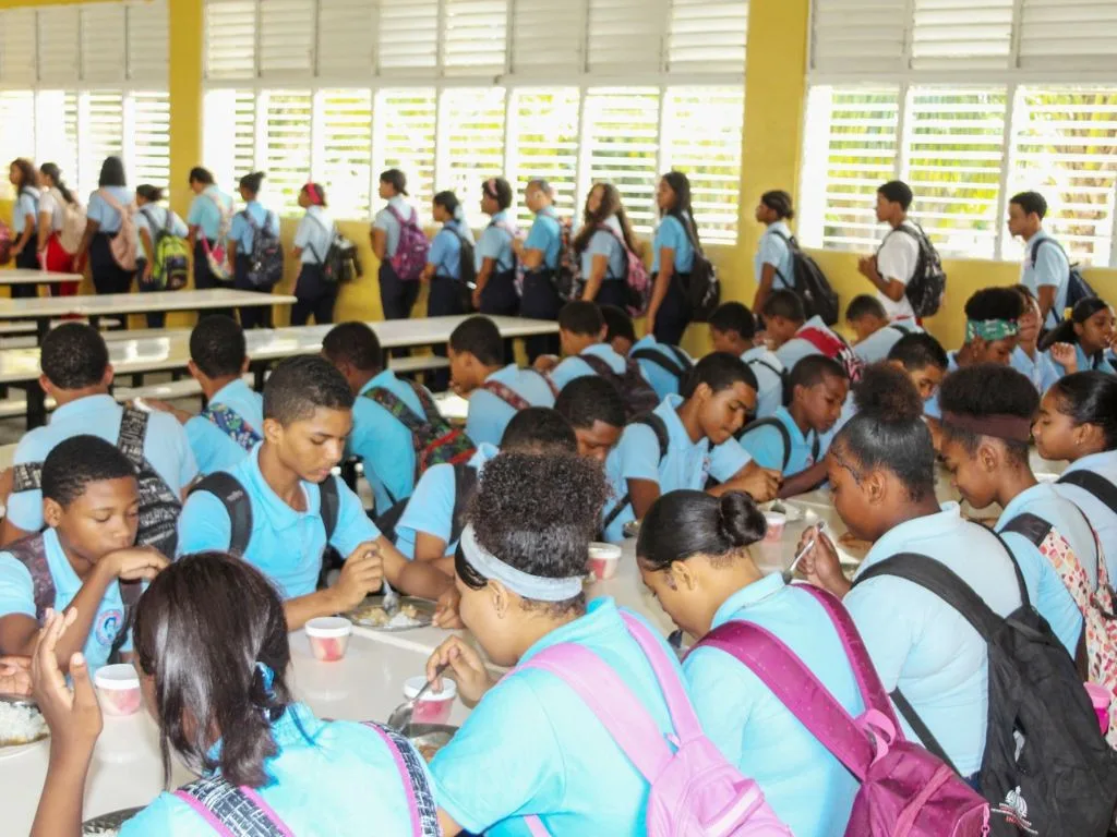 Más de 2.600 oferentes participaron en licitación del PAE, con 1.740 adjudicaciones