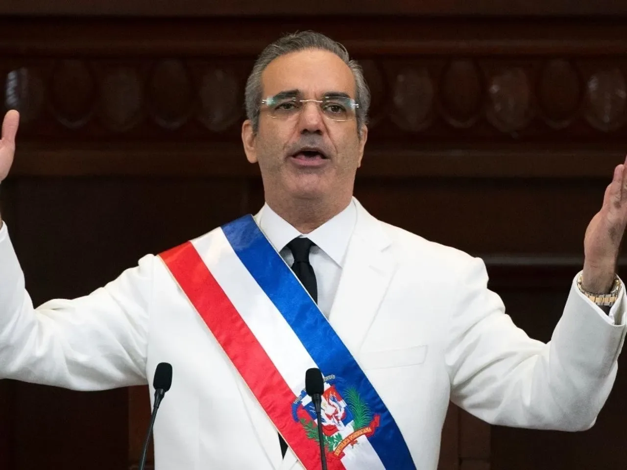 Abinader llega a la mitad de su segundo mandato con crecimiento económico y críticas sociales