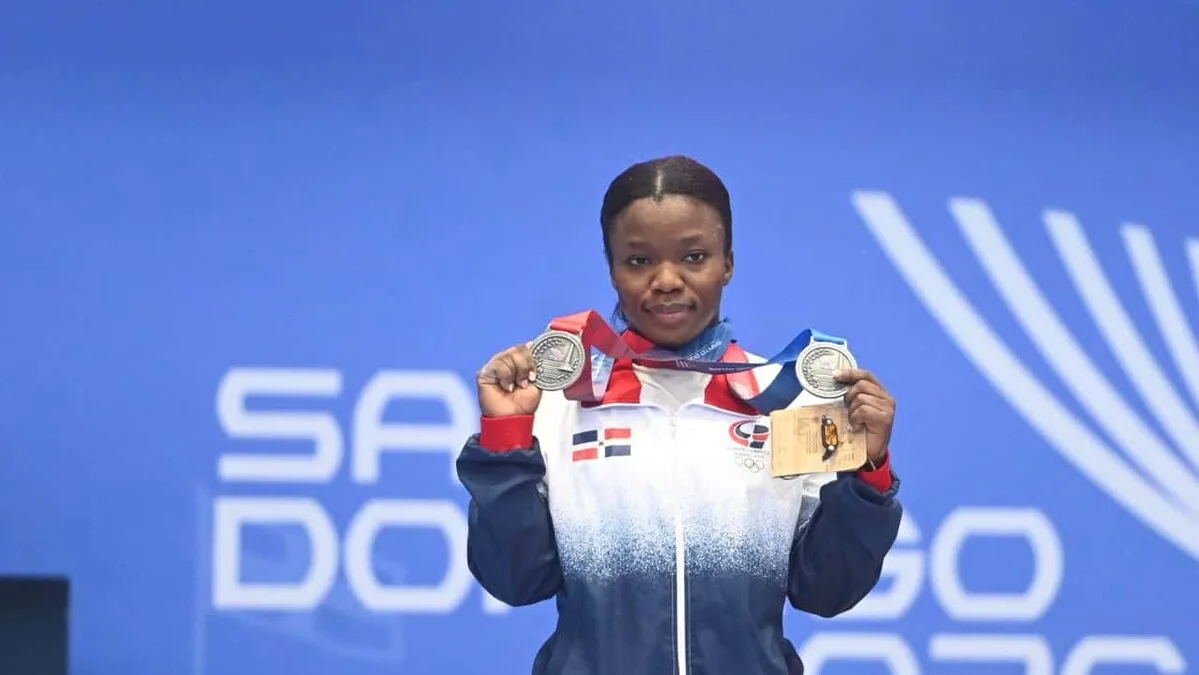 Alicia Feliz conquista dos medallas de plata en halterofilia en Juegos Centroamericanos 2026