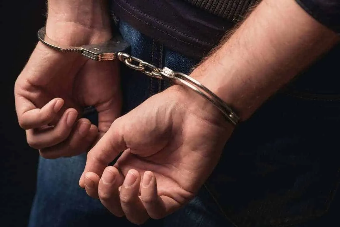 Exagente arrestado en Florida por planear tiroteo masivo contra personas negras en Nueva Orleans