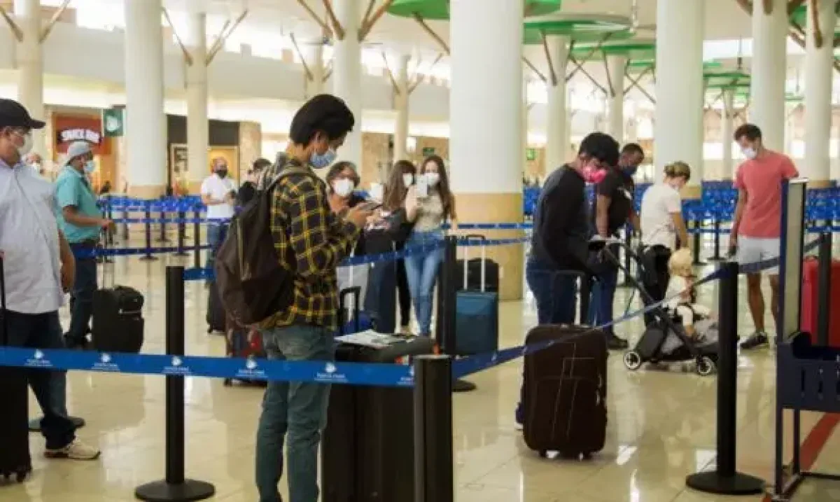 ¿Cuándo se activa una alerta migratoria contra un prófugo? Diferencias clave entre orden de arresto e impedimento de salida