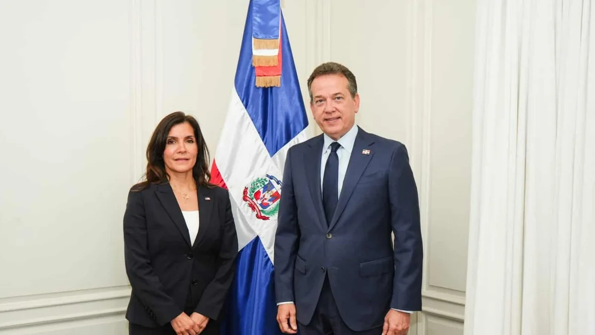Nuevo canciller dominicano reafirma diálogo permanente con EE.UU.