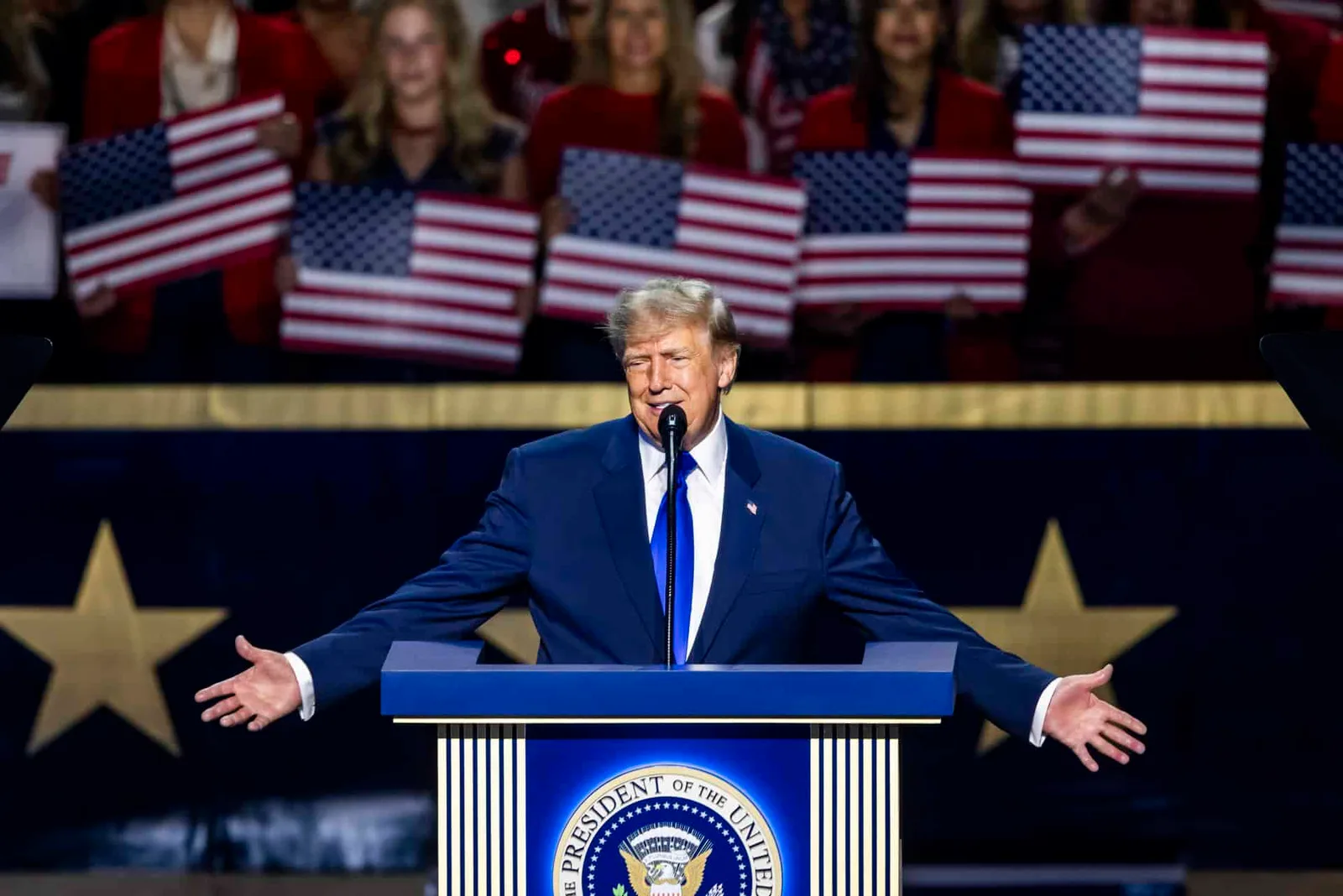 Trump insta a votar por republicanos en elecciones de medio plazo