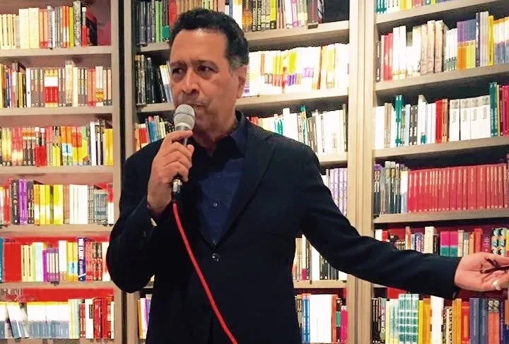 Carlos Roberto Gómez Beras: El poeta que impulsa la literatura independiente en el Caribe
