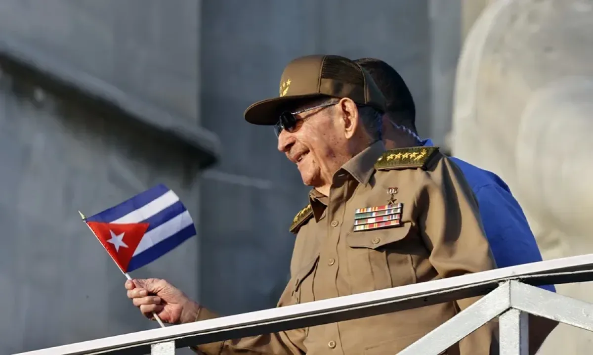 Raúl Castro reaparece en acto oficial tras rumores sobre su salud