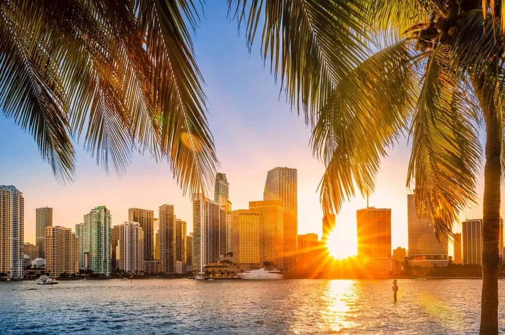 Miami supera a Nueva York en costo de vida pese a salarios más bajos