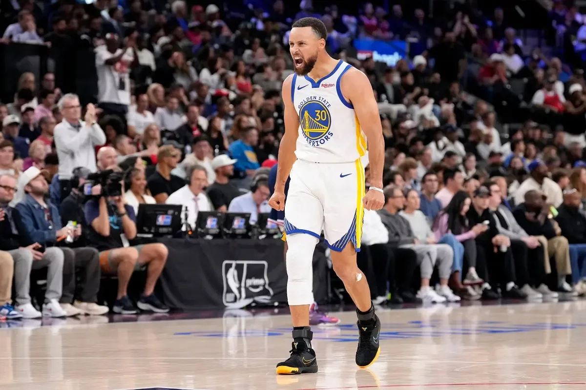 Stephen Curry firma extensión de 2 años y 116 millones con los Warriors