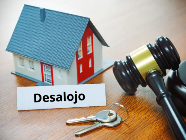 Procedimiento legal para desalojar a un inquilino por falta de pago en República Dominicana