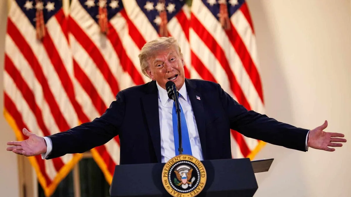 Trump promete 5.000 dólares por adulto si republicanos mantienen el Congreso