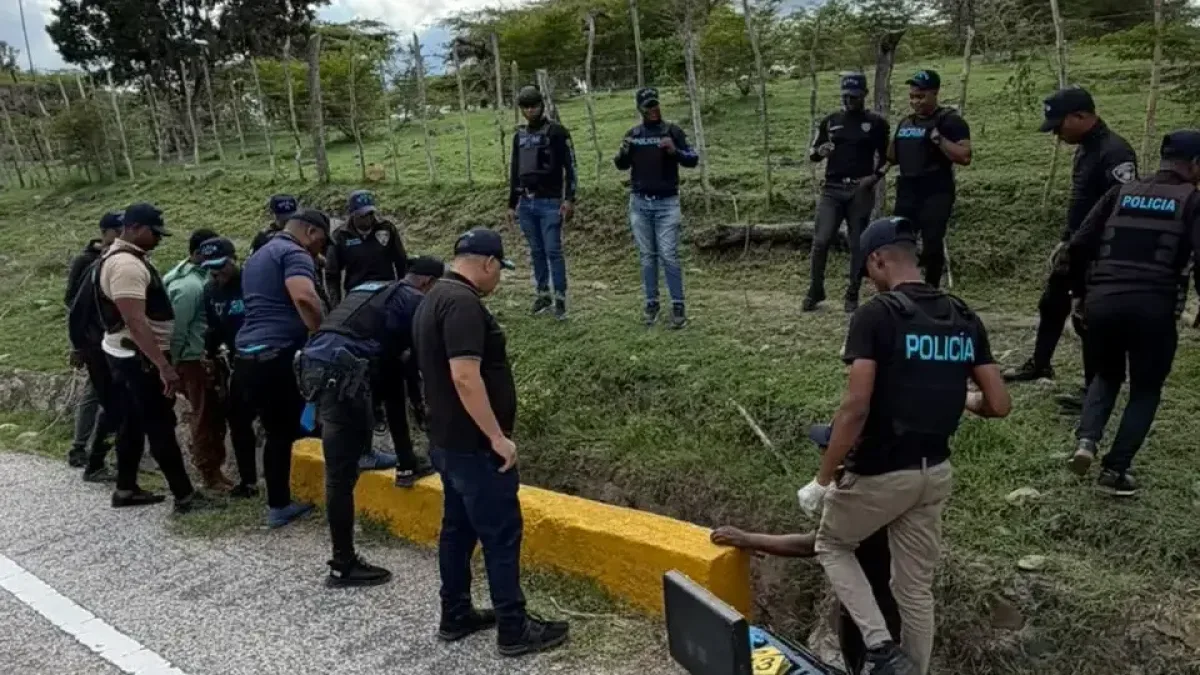 Policía recupera celulares robados y detiene a dos jóvenes por asalto a tienda en San Juan