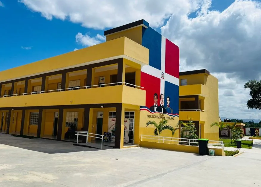 Gobierno avanza en resolución del 'nudo legal' escolar: 365 de 710 escuelas terminadas