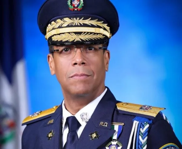 Abinader designa a Martín Tapia como nuevo inspector general de la Policía Nacional