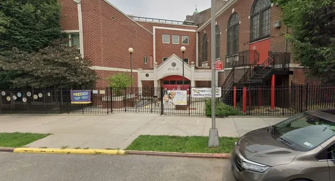 Hallazgo de restos humanos en chimenea de escuela de Queens activa investigación policial