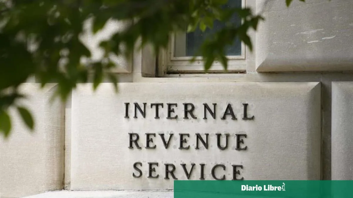 IRS propone incluir pregunta sobre ciudadanía en formulario 1040 para 2026