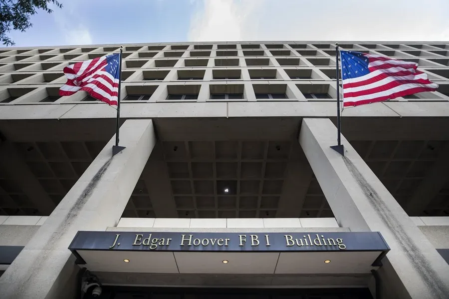 Juez bloquea intento de Trump de mover sede del FBI a Washington