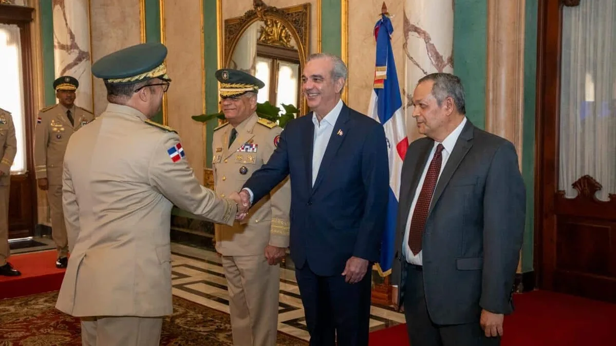 Abinader juramenta nuevos altos mandos de las Fuerzas Armadas y la Policía Nacional
