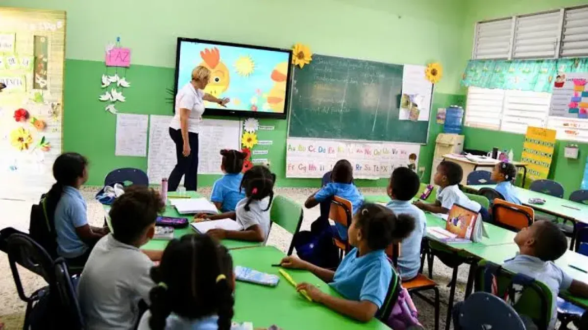Ministerio de Educación confirma bajas calificaciones en evaluación docente 2025-2026
