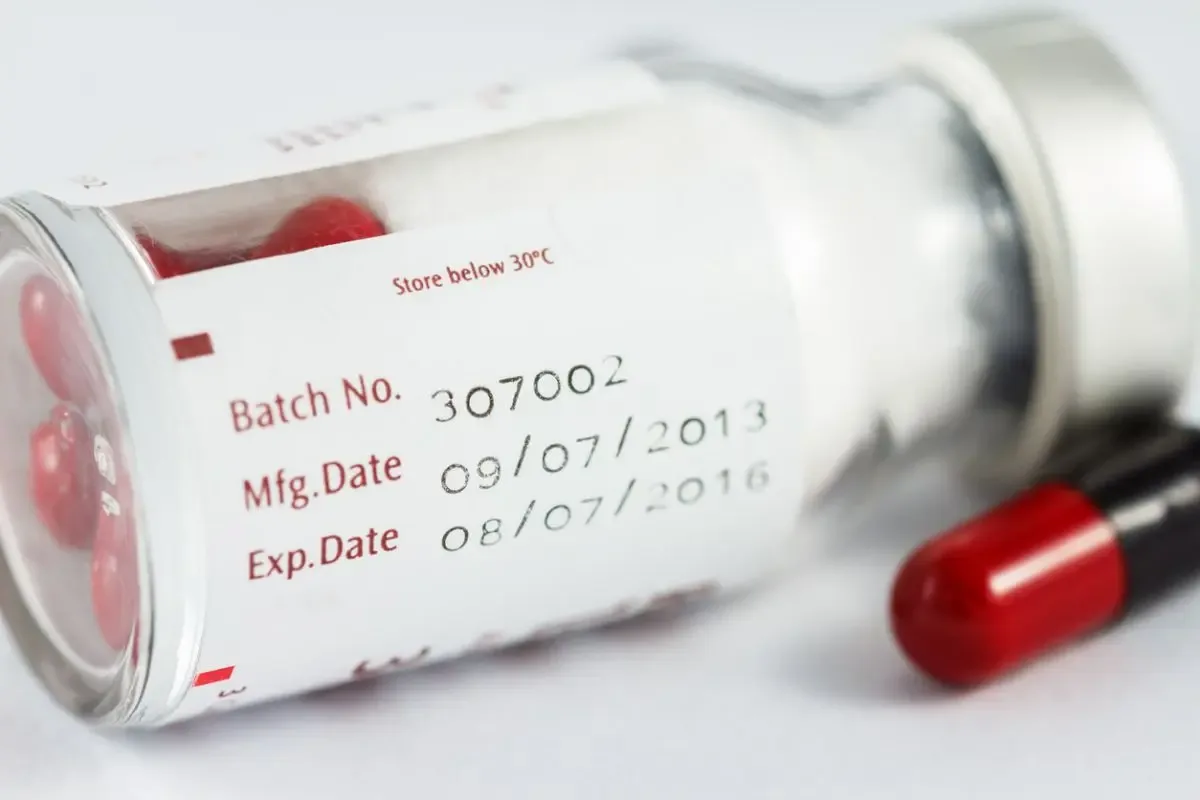 Riesgos de consumir medicamentos vencidos: pérdida de eficacia y posibles efectos adversos