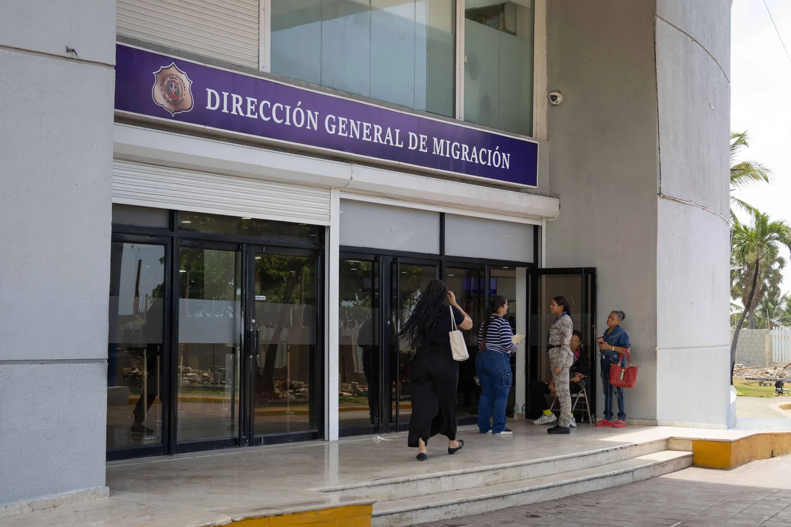 Migración proyecta superar los 2,500 agentes y refuerza operativos de interdicción