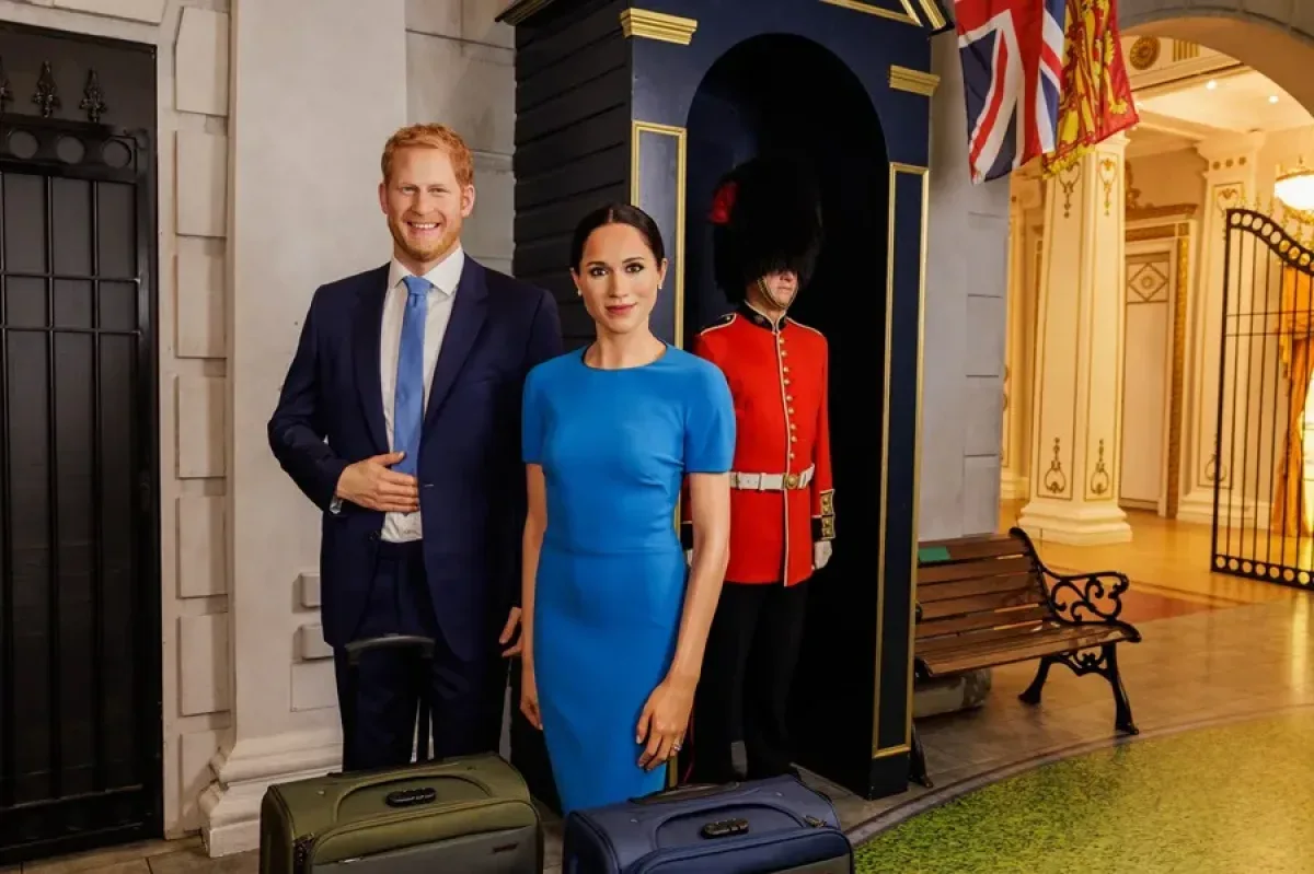 Madame Tussaud actualiza figuras de Enrique y Meghan con maletas tras anuncio de su regreso al Reino Unido
