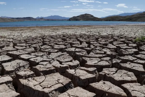 Embalses de EE.UU. alcanzan niveles históricos mínimos por sequía extrema