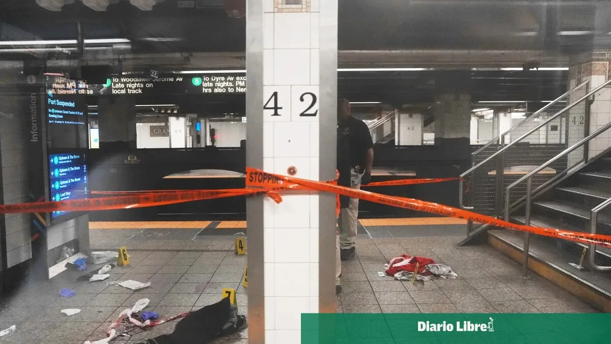 NYPD divulga video del tiroteo mortal contra hombre que atacó con machete en Grand Central