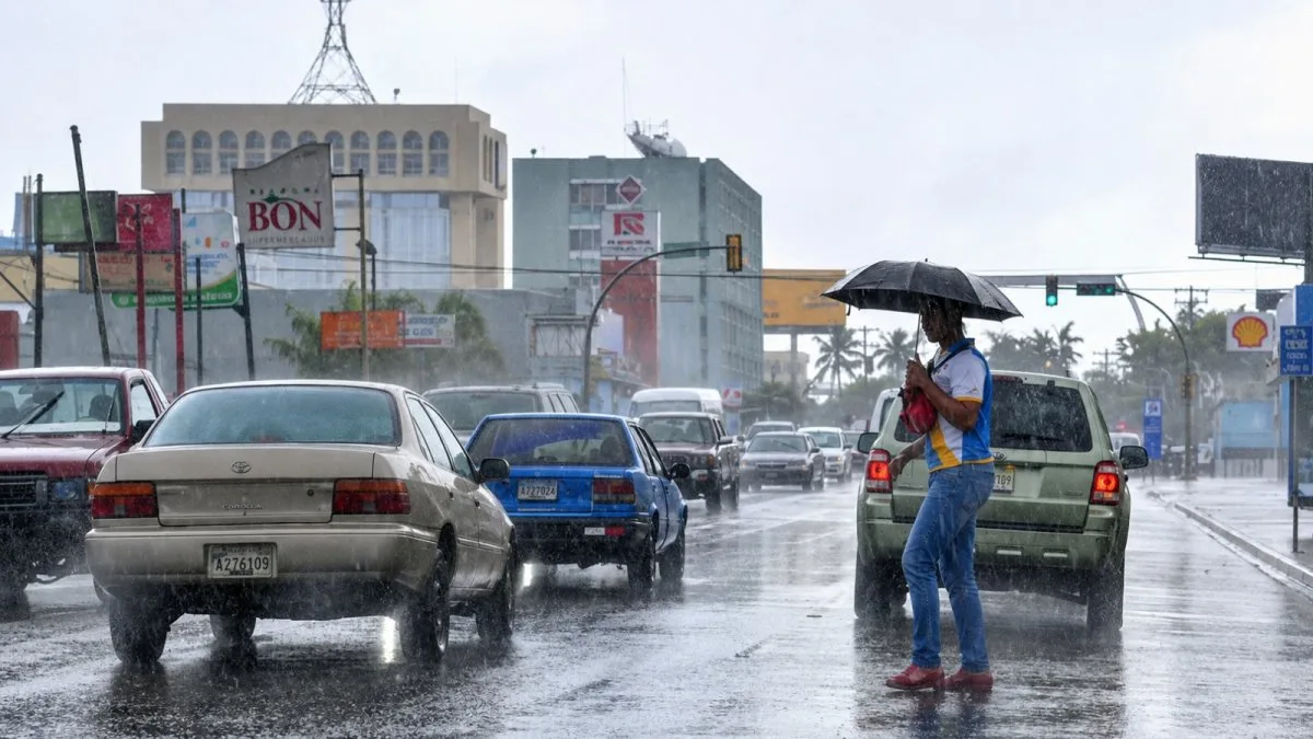 Onda tropical activa amenaza con lluvias y tormentas en República Dominicana este domingo